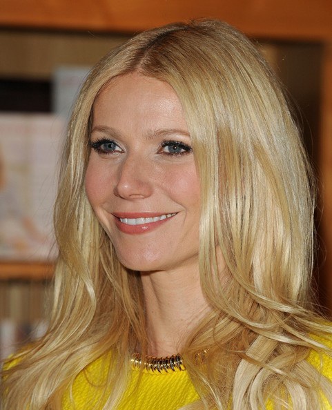 Gwyneth Paltrow xinh tươi trong buổi ký tặng sách - 13