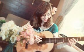 Ngắm Miss Teen Hà Kiều dịu dàng bên khung cửa sổ