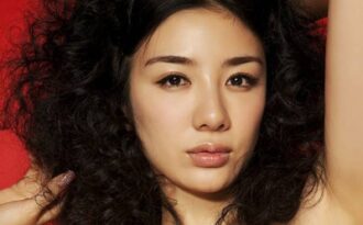 Huỳnh Dịch – Tóc rối gợi cảm