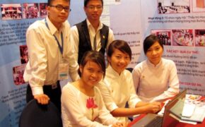 Những SV tiếp lửa “bà già lắm chuyện”  Lê Hiền Đức