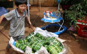 Kiếm trăm triệu nhờ gói 10.000 chiếc bánh chưng dịp Tết