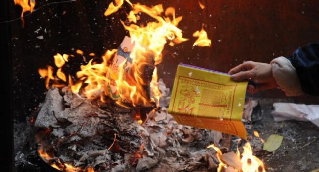 Lễ hóa vàng sau Tết: Những điều cần biết