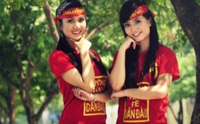 Ngắm nữ sinh tinh khôi cổ động hiến máu nhân đạo