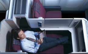 Thưởng thức hạng ghế phổ thông đặc biệt khi đi máy bay