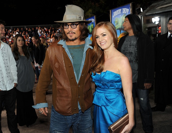 Isla Fisher khoe sắc bên “cướp biển” Johnny Depp - 16