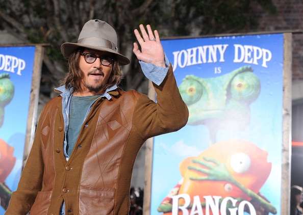 Isla Fisher khoe sắc bên “cướp biển” Johnny Depp - 24