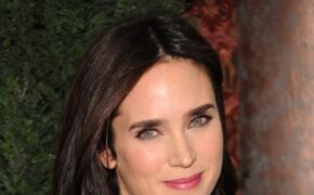 Người đẹp phim “Nước đen” mang bầu ở tuổi 40