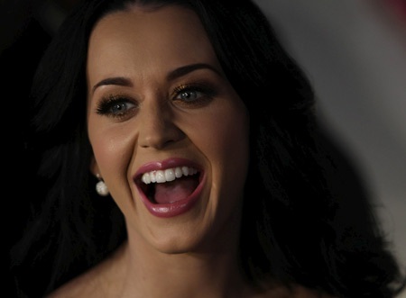 Katy Perry khoe dáng gợi cảm để quảng cáo nước hoa - 15