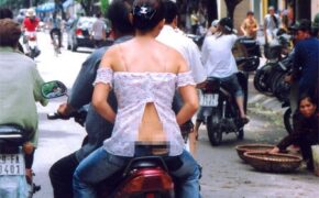 Lĩnh đủ vì “khoe hàng” ngoài phố