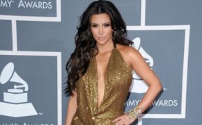 Cô Kim “siêu vòng ba” trổ tài ca hát