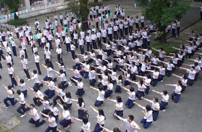 Teen Lê Hồng Phong nhảy flashmob hoành tráng thay lời chia tay