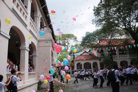 Teen Lê Hồng Phong nhảy flashmob hoành tráng thay lời chia tay