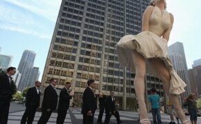 “Biểu tượng sex” Marilyn Monroe được dựng tượng cao 8m