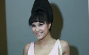 Siêu mẫu Phương Mai vấn “tóc lạ” dự show diễn thời trang tóc