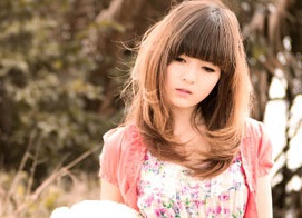 Người đưa khăn giấy