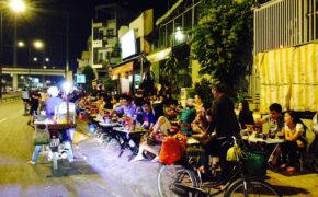 Quán nhậu “dã chiến” bủa vây đại lộ đẹp nhất Sài Gòn dịp Tết