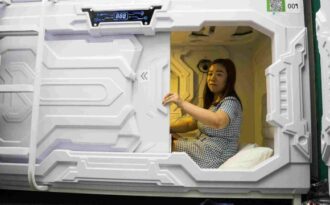 Khám phá “khách sạn tổ kén” khiến dân văn phòng “sốt xình xịch”