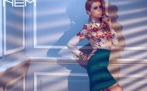 NEM gửi “Mùa thu qua khung cửa”