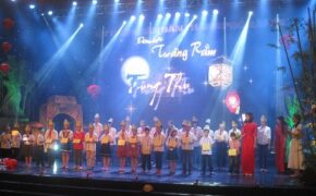 Trung thu tròn đầy của 1000 trẻ em nghèo Thủ đô
