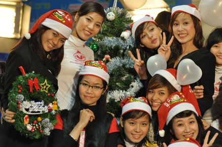 Ấm áp đêm Noel với nữ sinh “Hoa khôi SV Hà Nội” - 14