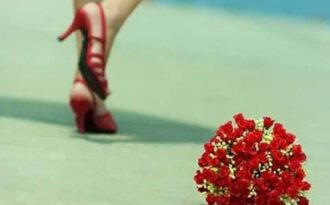 Tôi dâng hiến và buồn tủi…