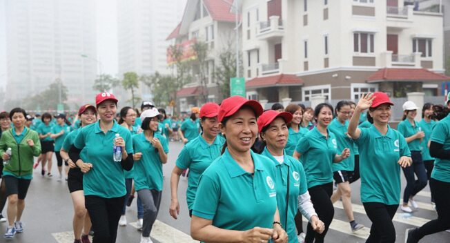 Hơn 1.000 người tham gia giải chạy tại Khu đô thị Dương Nội