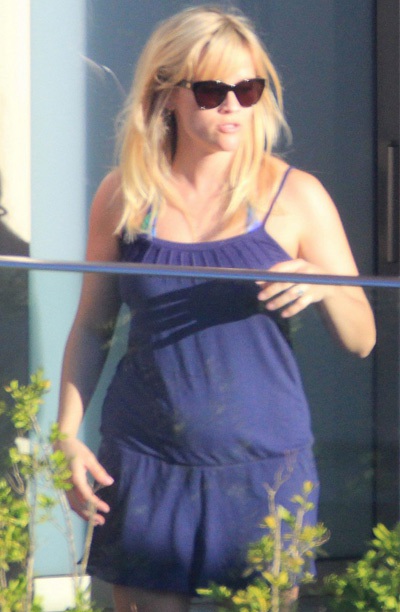 Reese Witherspoon mang thai lần ba