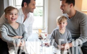 Ricky Martin hạnh phúc bên bạn trai và hai con