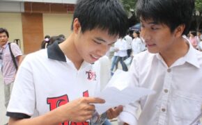 Sĩ tử ngổn ngang cảm xúc sau ngày thi đầu