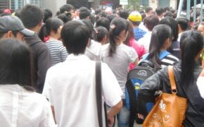 Giật mình sĩ tử đi thi để… hẹn hò