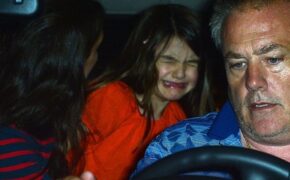 Suri Cruise dằn dỗi với mẹ Katie Holmes