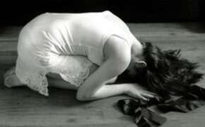 Dùng xã hội đen doạ con để “cai” đồng tính