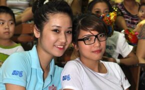 Miss Teen đem “nụ cười tháng 6” tới các bệnh nhi