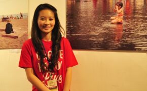 Con gái GS Ngô Bảo Châu “khoe” ảnh tại triển lãm DHS