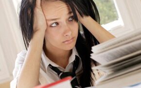 Bức xúc khi bố mẹ áp đặt thi đại học