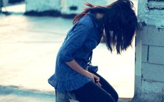 Ứng xử sao khi tình đầu tan vỡ?