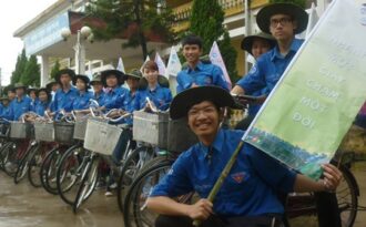 Ấm lòng nghĩa tình đồng hương SV tình nguyện Hải Dương