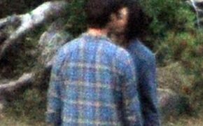 Tom Cruise bị bắt gặp hôn say đắm bạn diễn