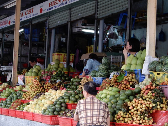  Trái cây... cũng chẳng thấy khách đâu 