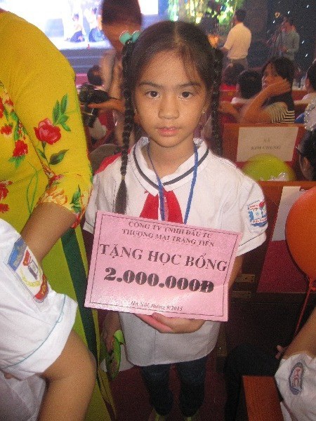 Trung thu tròn đầy của 1000 trẻ em nghèo Thủ đô - 2
