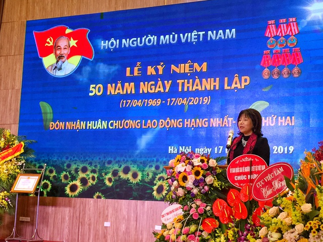 AIC Group tặng 1.000 điện thoại “9999 Hy vọng” giúp người khiếm thị làm nên điều kỳ diệu - 3