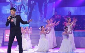 Đức Tuấn biểu diễn bài hit của Whitney Houston