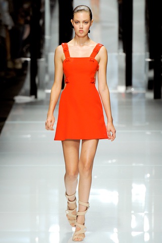 BST xuân hè 2011 của Versace - 21