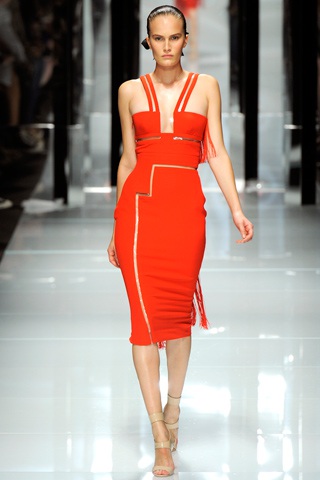 BST xuân hè 2011 của Versace - 29