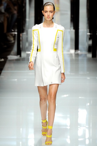 BST xuân hè 2011 của Versace - 4