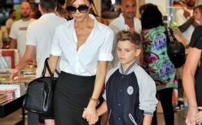 Victoria Beckham và con trai mua sắm tại Paris