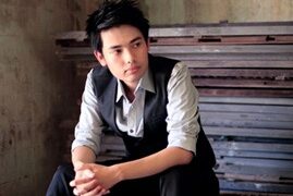 “Hotboy” Lào đoạt cú đúp tại cuộc thi SV thanh lịch