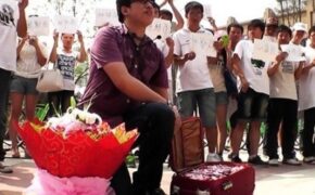 Dùng vali tiền hình trái tim để chinh phục người đẹp