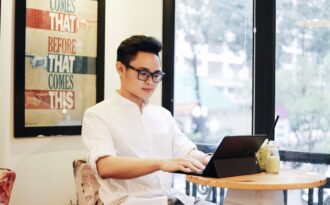 Giới trẻ thành đạt: Làm gì cũng phải thật sành điệu