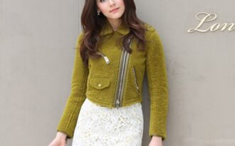 Chompoo Araya “biến hóa” với phong cách thanh lịch